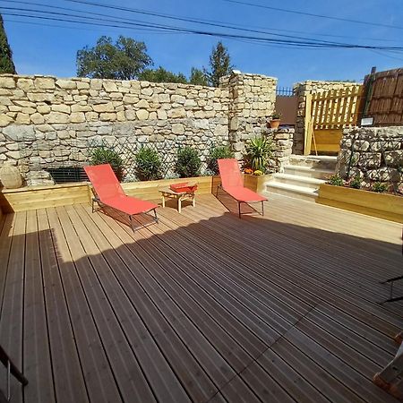 Chez Daniele Chambre Avec Jacuzzi Et Terrasse Privee Murs  Luaran gambar